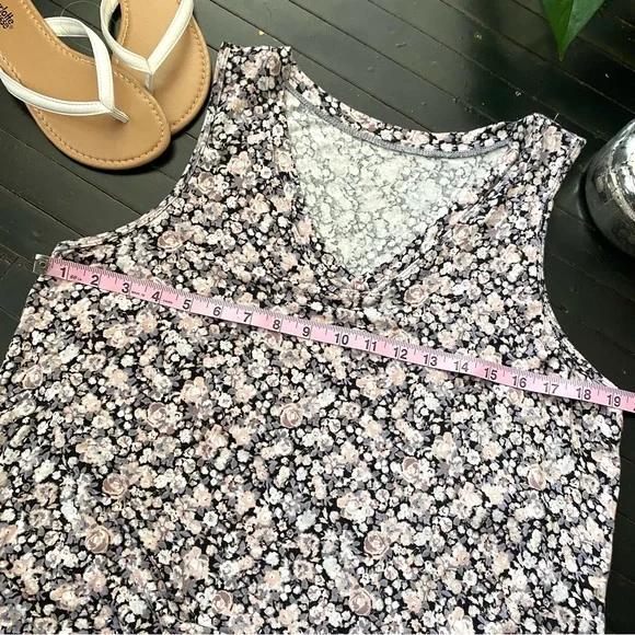 Maurices 24/7 Pastel Flawless Floral V Neck Tank Top - Picture 7 of 9